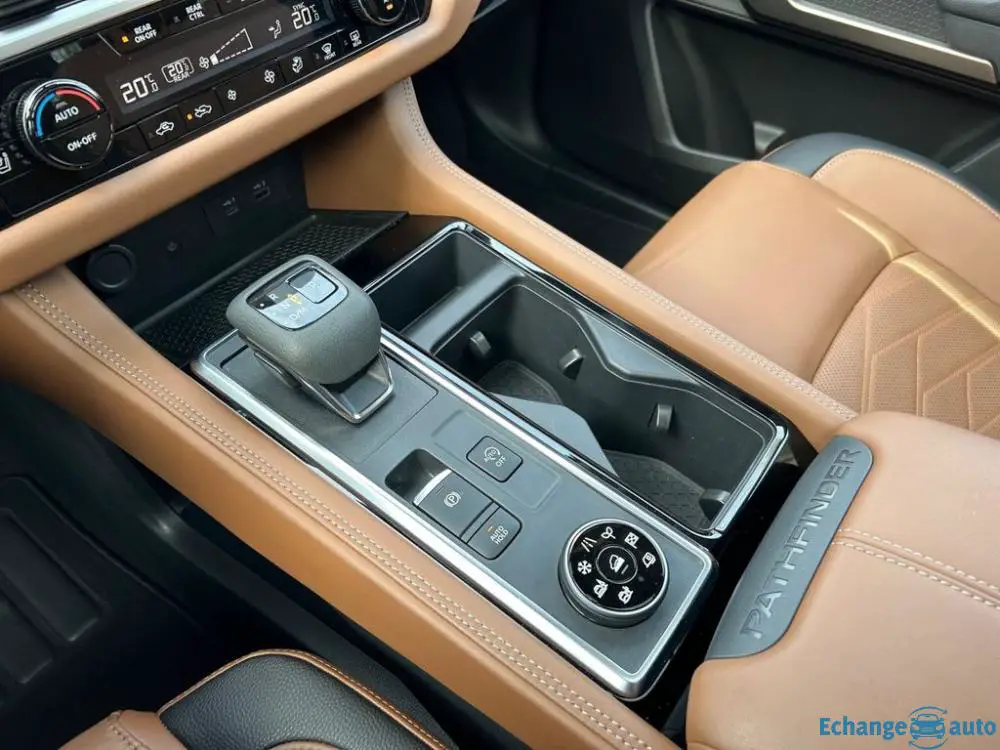 Nissan Pathfinder 3.5 V6 4WD PLATINIUM