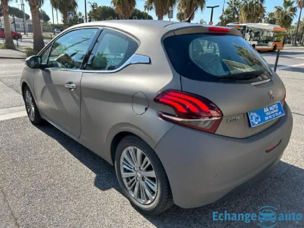 PEUGEOT 208 1.2 PureTech 82ch BVM5 Allure