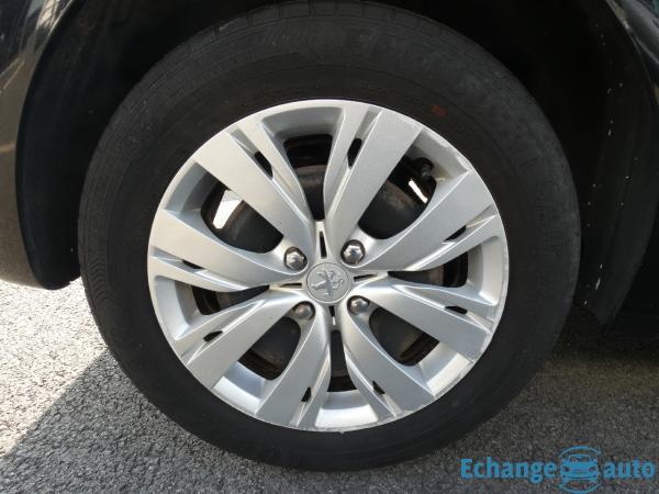 PEUGEOT 208 1.6 BlueHDi 100ch BVM5 Style