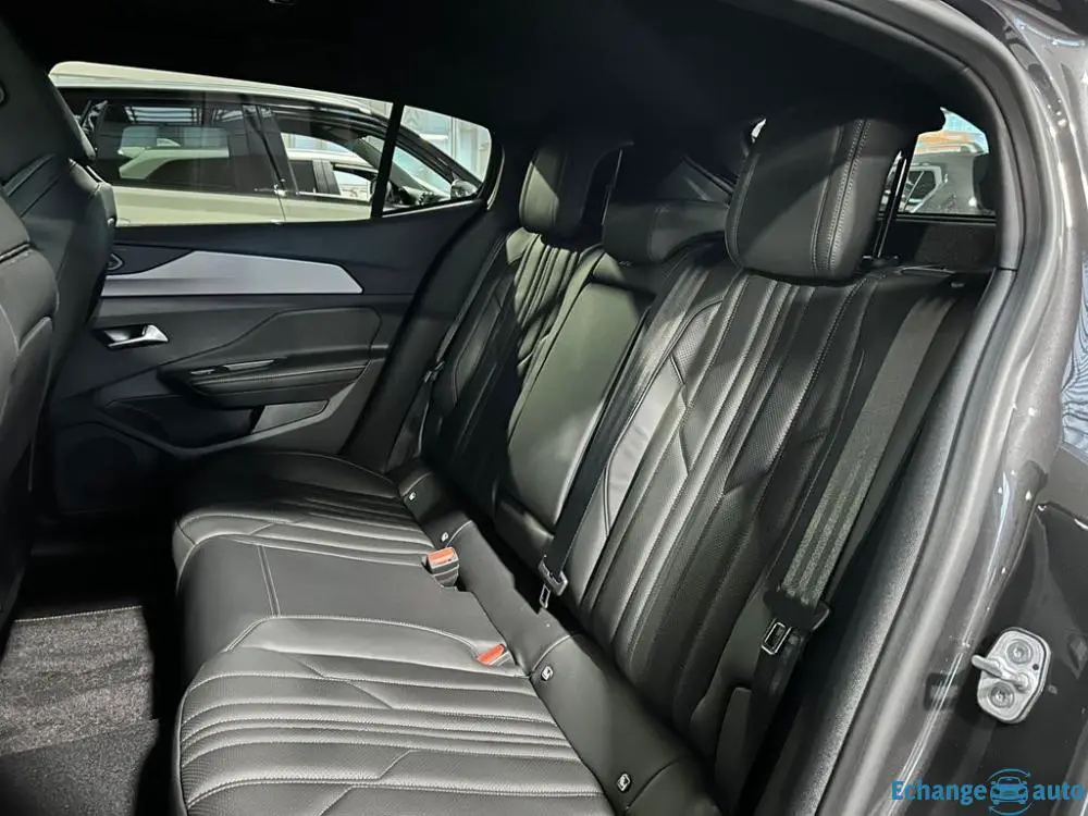 Peugeot 408 Plug-In Hybrid 225 e-EAT8 GT