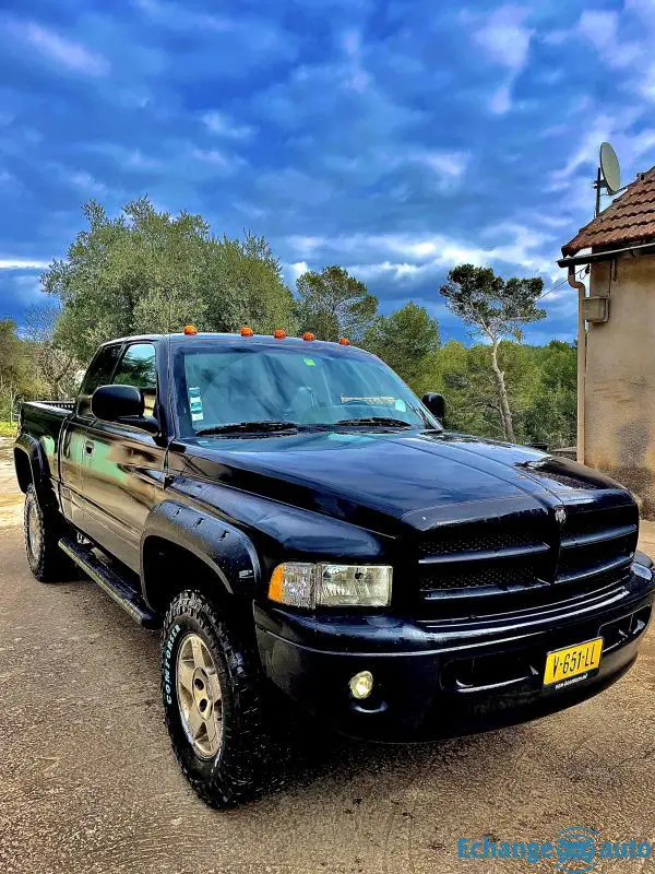 Dodge Ram 1500 V8 5,9L Magnum