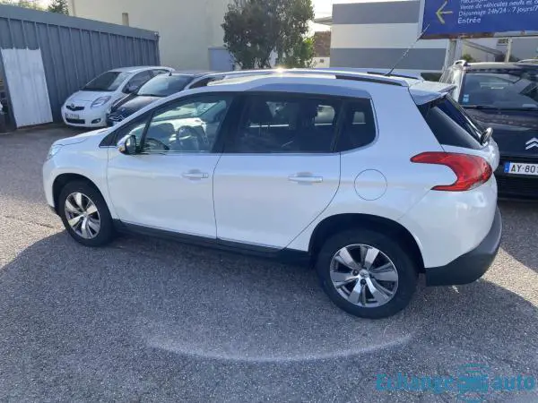 PEUGEOT 2008 1.6 VTi 120ch BVA4 Allure A