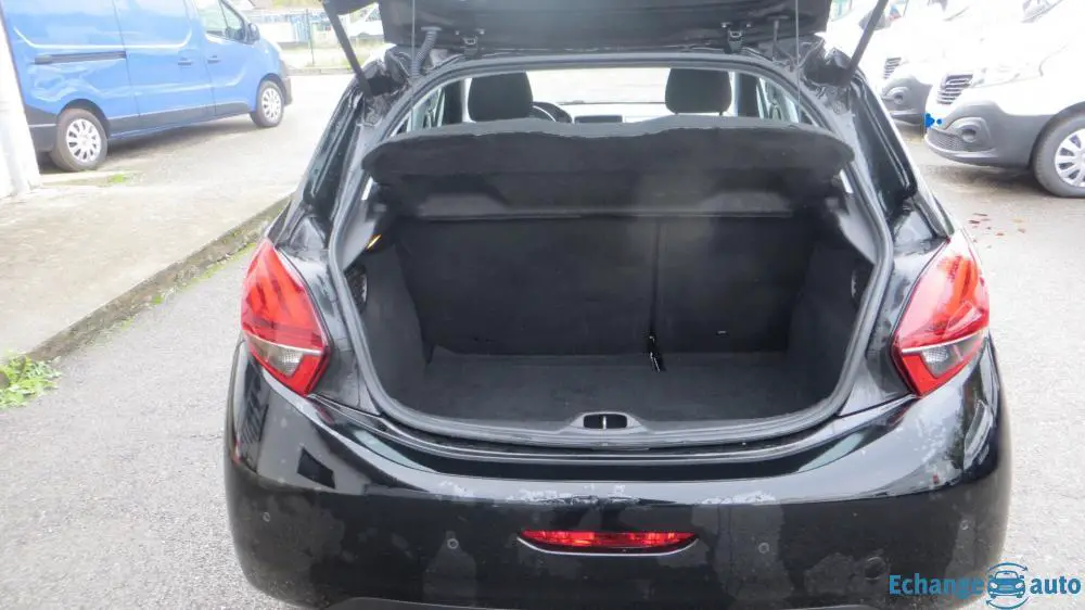 Peugeot 208 1.5 HDI 100 cv an 01/2019 95000 k