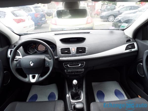 RENAULT MEGANE III ESTATE TCE 130 Dynamique Euro 5