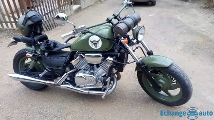 Moto HONDA VF 750 échange caravane