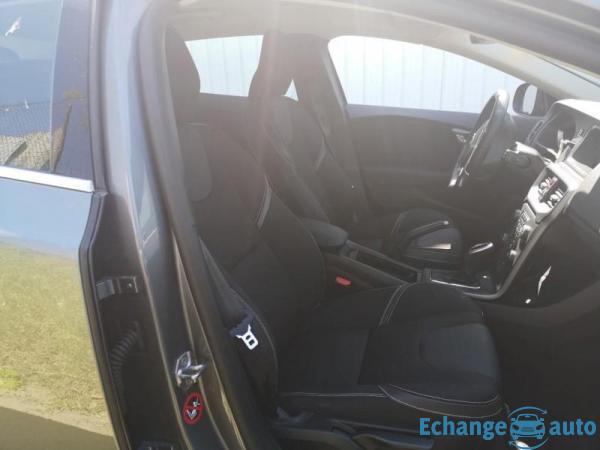 Volvo V40 D3 150ch Momentum Business Geartronic suréquipée