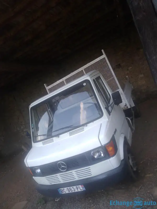 Camion benne Mercedes