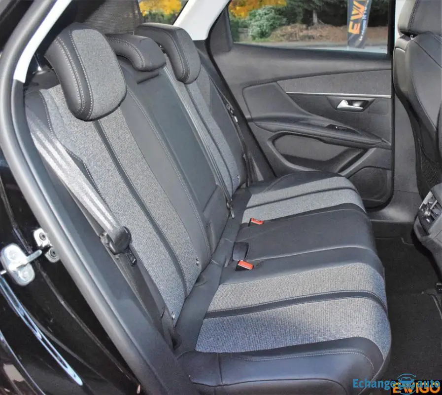 PEUGEOT 3008 - 1.5 BLUEHDI 130 S&S ALLURE BUS