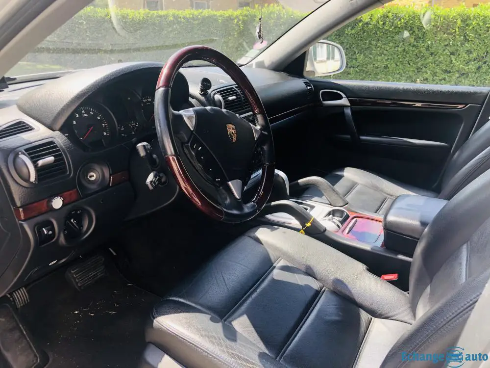 Porsche Cayenne v6  gpl/essence