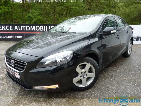 VOLVO V40 D2 120 Momentum
