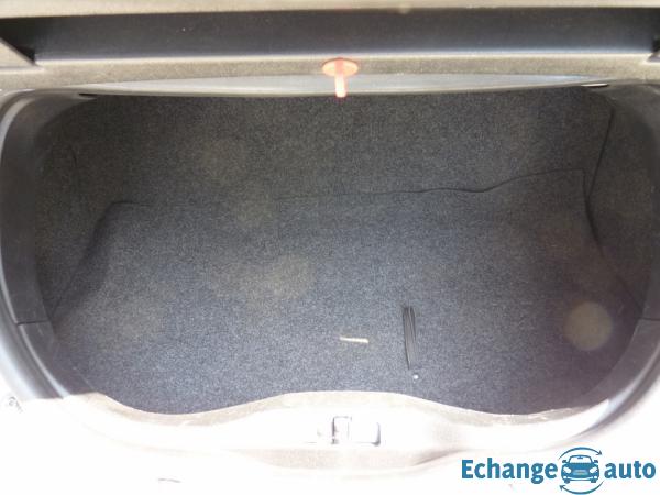 VOLKSWAGEN NEW BEETLE CAB 1.9 TDI 105 Collector