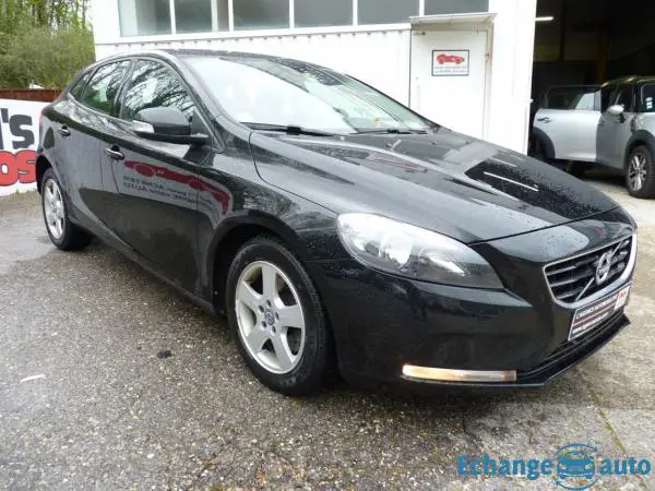 VOLVO V40 D2 120 Momentum