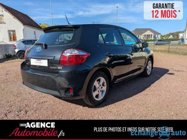 Toyota AURIS 136H VVT-I HSD DYNAMIC