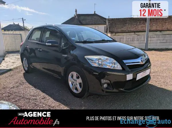 Toyota AURIS 136H VVT-I HSD DYNAMIC