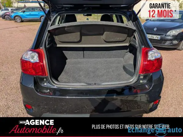 Toyota AURIS 136H VVT-I HSD DYNAMIC