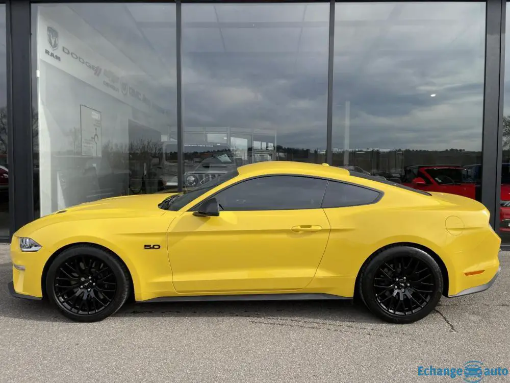 FORD MUSTANG