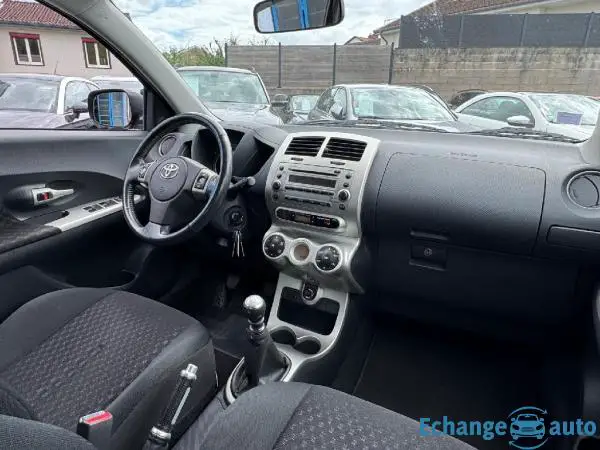 TOYOTA URBAN CRUISER  90 D-4D FAP 2WD Life