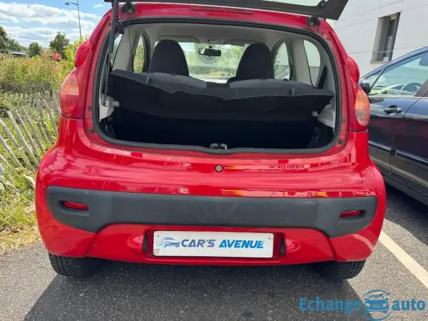 PEUGEOT 107  1.0e 12V 68ch BLUE LION Urban