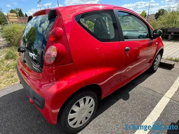 PEUGEOT 107  1.0e 12V 68ch BLUE LION Urban