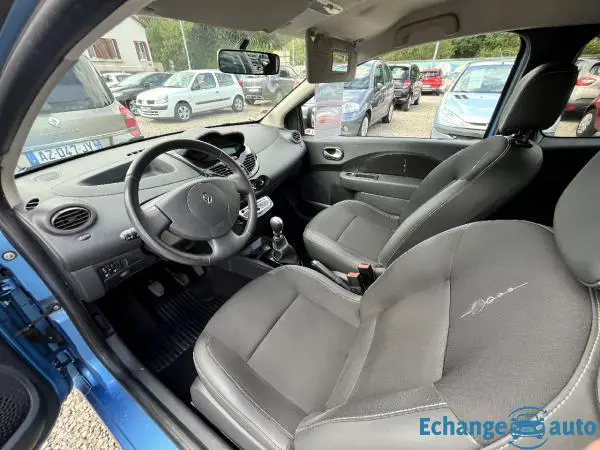 RENAULT TWINGO II 1.2i 75ch NightetDay