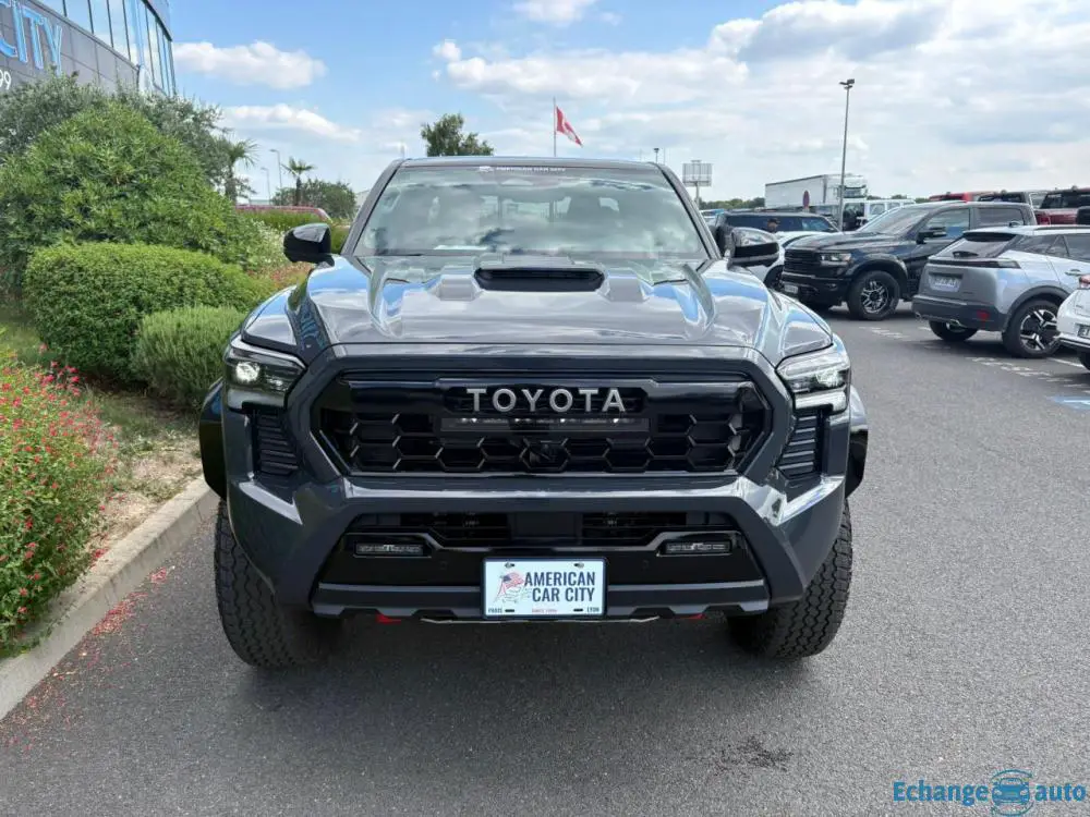 TOYOTA TACOMA