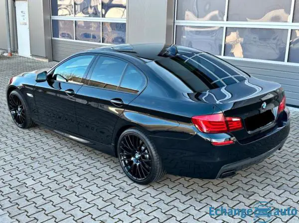 BMW SERIE 5 F10 550i xDrive 407ch PACK M