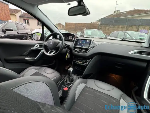 PEUGEOT 2008  PureTech 82ch SetS BVM5 Active Business