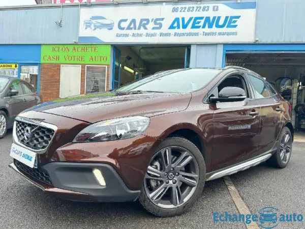 VOLVO V40 CROSS COUNTRY  T3 152 Oversta Edition