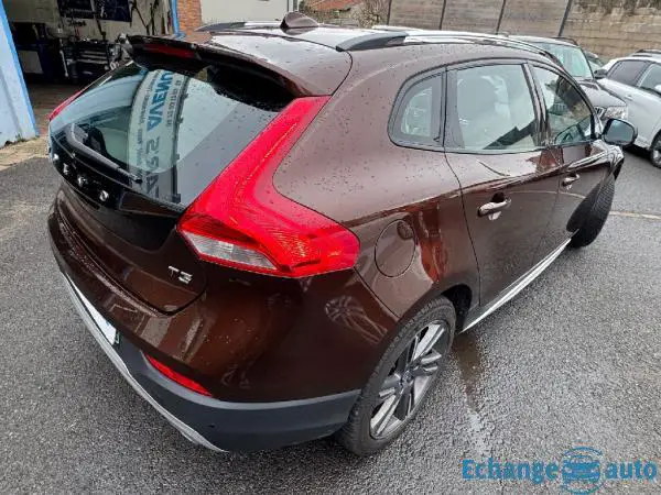 VOLVO V40 CROSS COUNTRY  T3 152 Oversta Edition