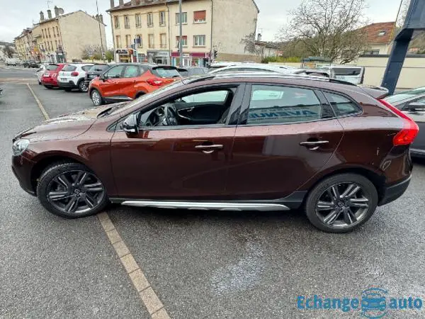 VOLVO V40 CROSS COUNTRY  T3 152 Oversta Edition
