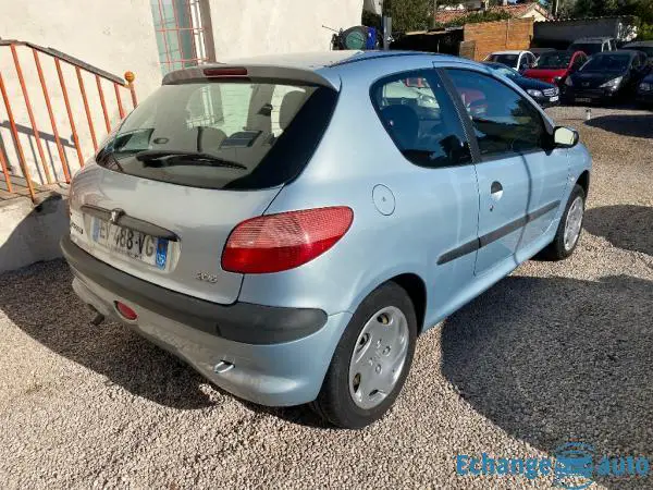 PEUGEOT 206 1.4i XT