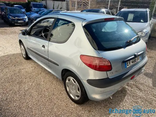 PEUGEOT 206 1.4i XT