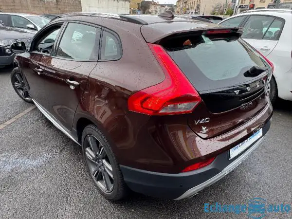 VOLVO V40 CROSS COUNTRY  T3 152 Oversta Edition