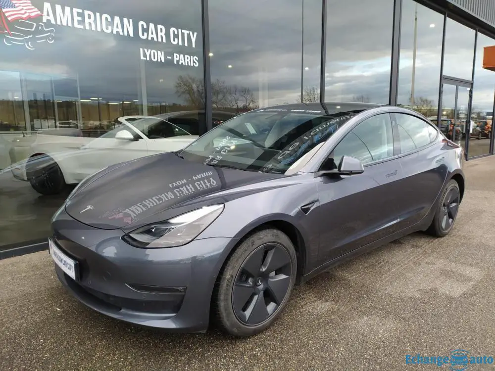 TESLA MODEL 3