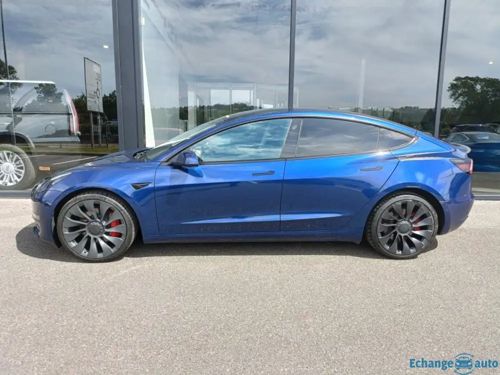 TESLA MODEL 3