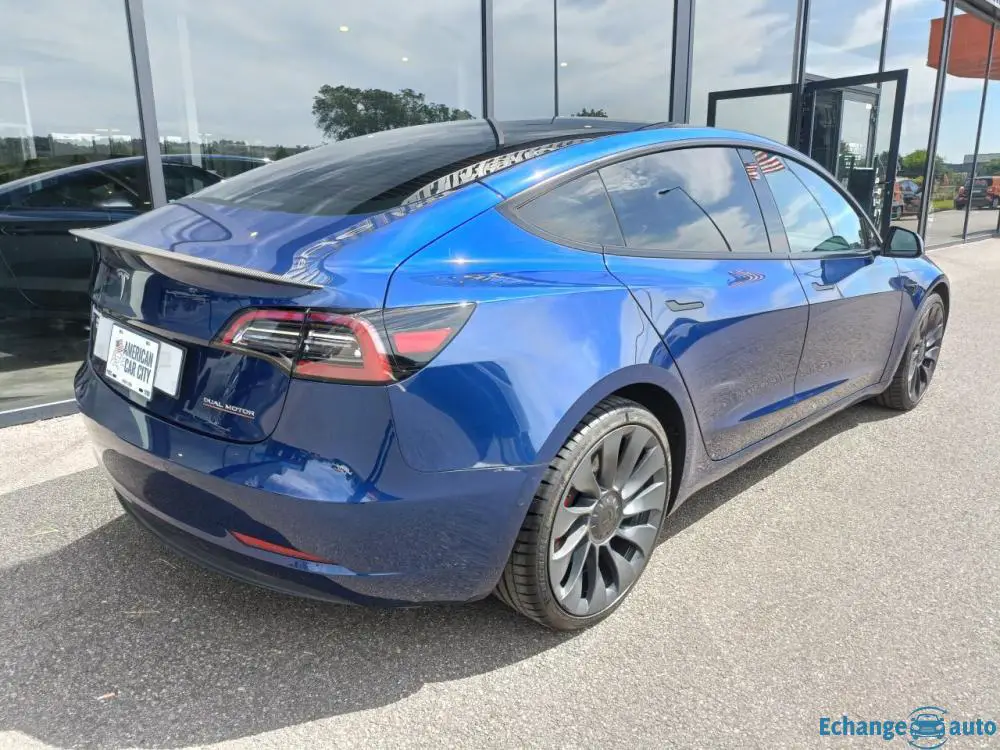 TESLA MODEL 3