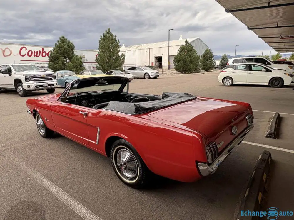 FORD MUSTANG CABRIOLET