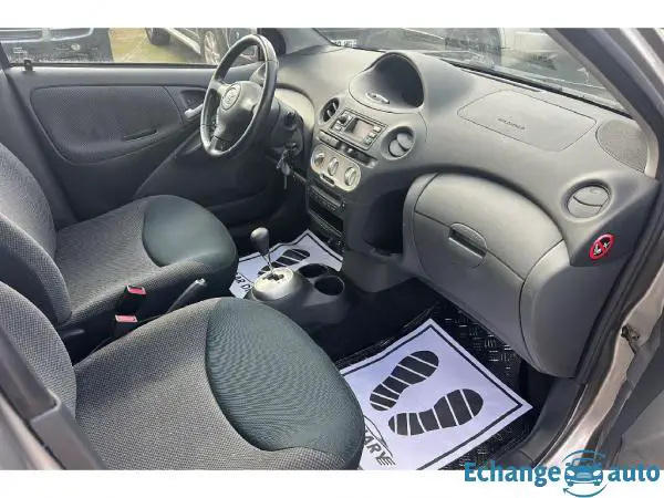 TOYOTA YARIS 65 VVT-i Linéa Luna MMT