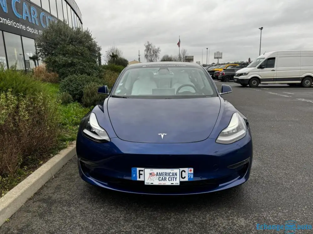 TESLA MODEL 3