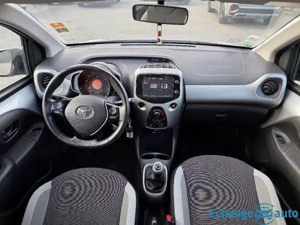 TOYOTA AYGO 1.0 VVT-i x-play 74900 kms camera