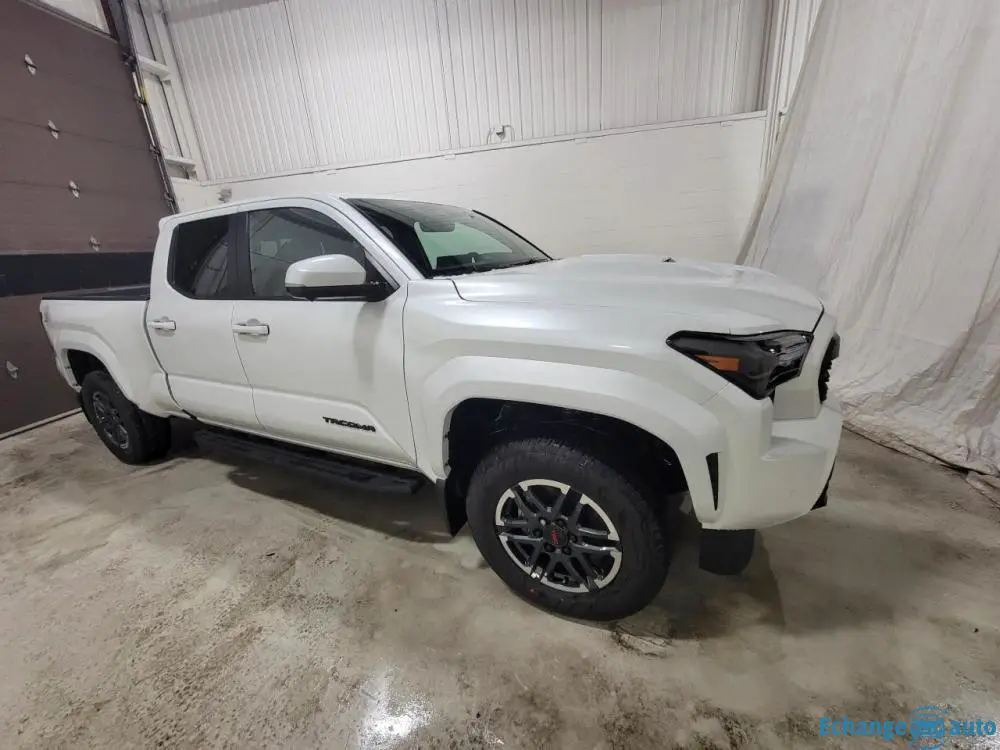 TOYOTA TACOMA