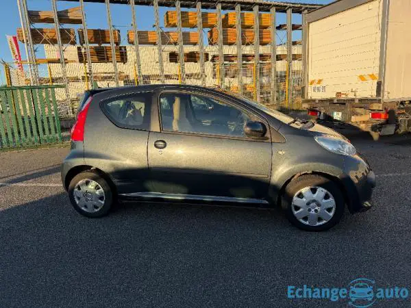 PEUGEOT 107 1.0e 12V 68ch Trendy 