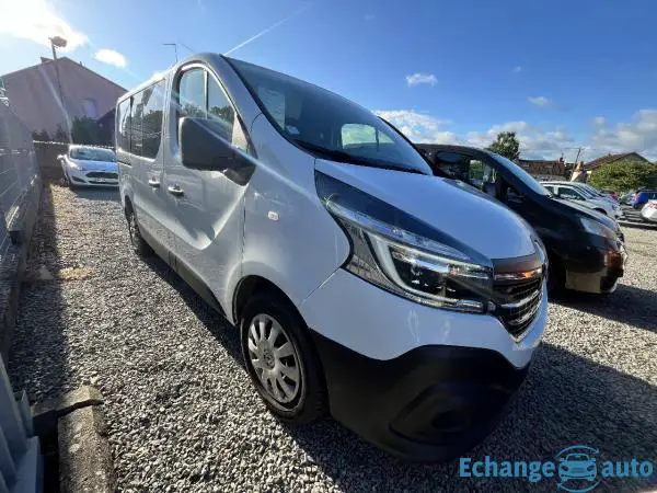 RENAULT TRAFIC COMBI 2.0 DCI 145 Zen 9 Places