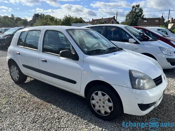 RENAULT CLIO II 1.2i Campus Authentique