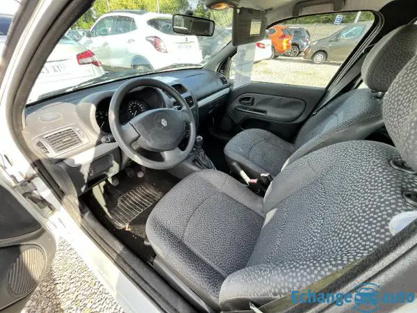 RENAULT CLIO II 1.2i Campus Authentique