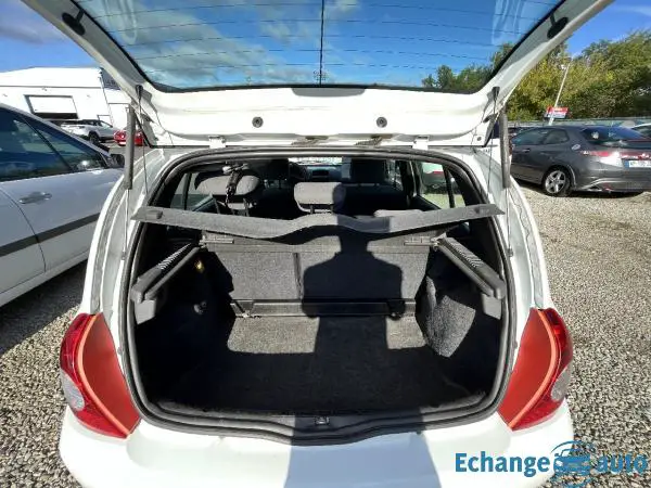 RENAULT CLIO II 1.2i Campus Authentique