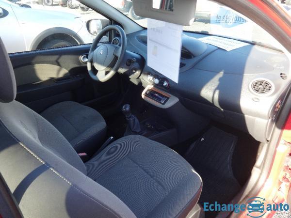 RENAULT TWINGO II 1.2i 60ch