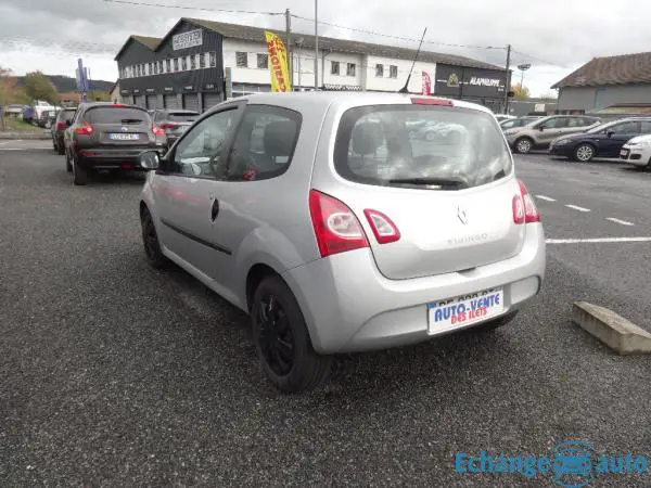 RENAULT TWINGO II 1.2i 75ch