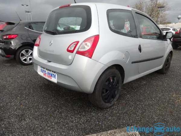 RENAULT TWINGO II 1.2i 75ch