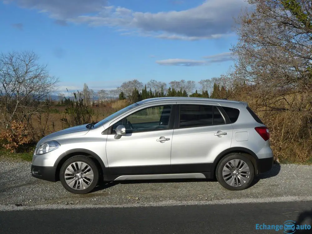 Echange Suzuki SX4 Cross Privilège DDIS contre petit 4X4 en parfait état